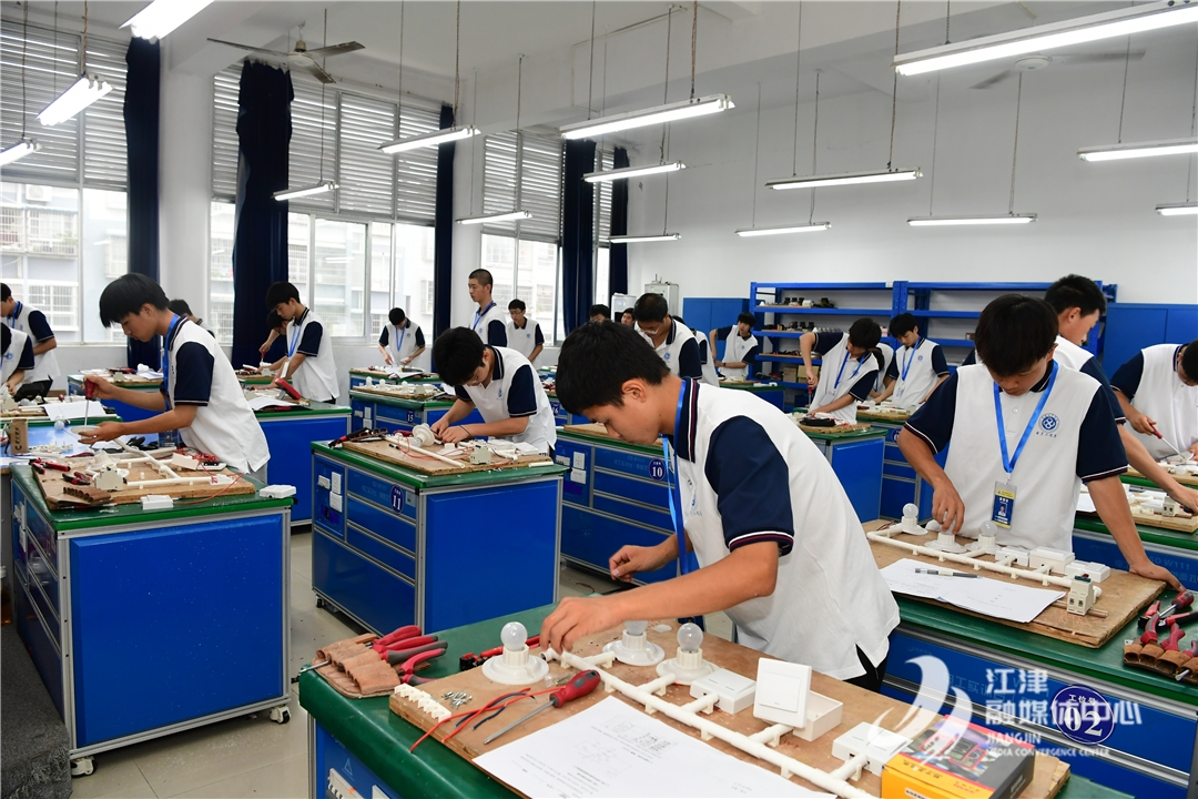  重庆工商学校：技能比拼展风采